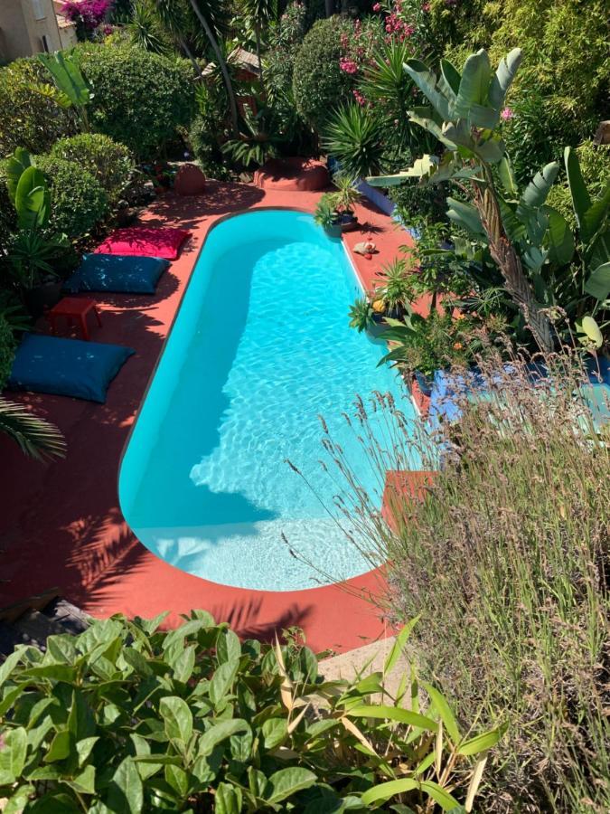 La Villa Bali: Beachfront Oasis with Cascading Pool Six-Fours-les-Plages Exterior photo