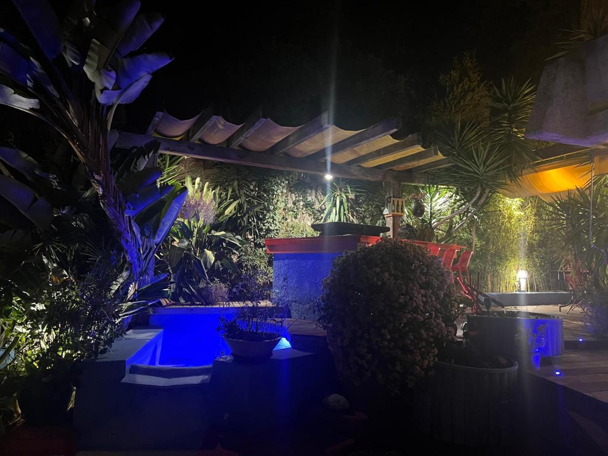 La Villa Bali: Beachfront Oasis with Cascading Pool Six-Fours-les-Plages Exterior photo